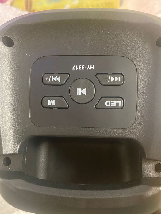 Безжичен високоговорител с многофункционална RGB светлина с микрофон