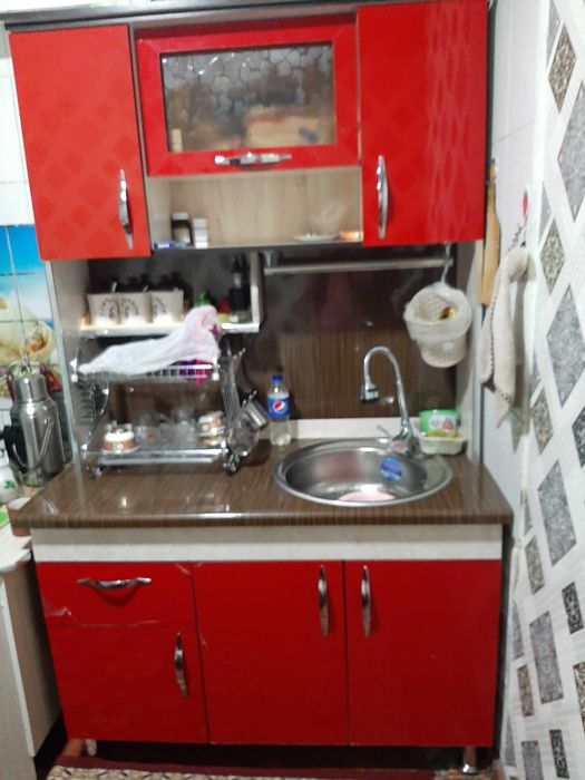 Kuhonniy mebel sotiladi