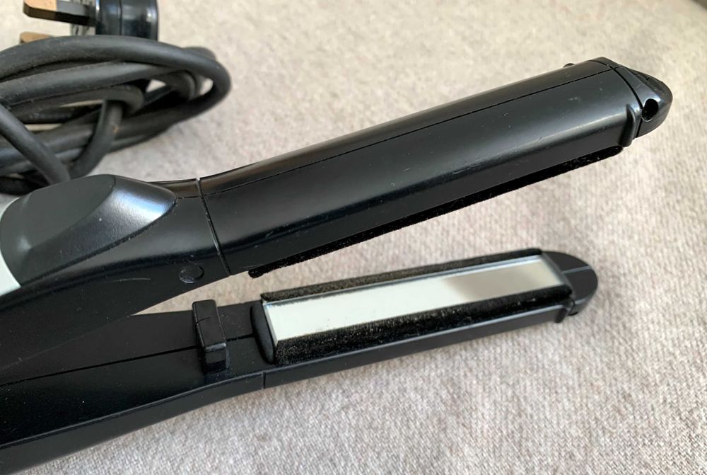 Placa de par BabyLiss C52b cu placi din sticla 75W cu 220 grade