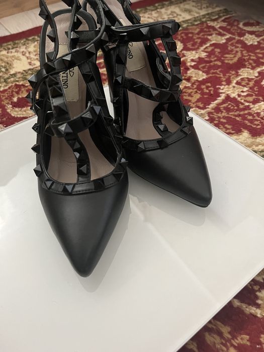 Продам туфли на каблуке