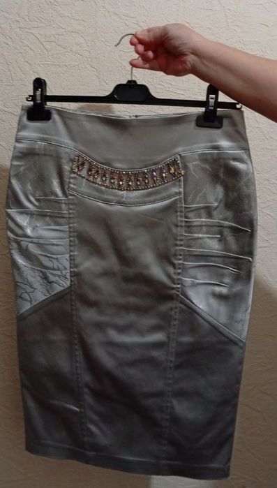 Ayyolar , qizlar kastyum yubkasi