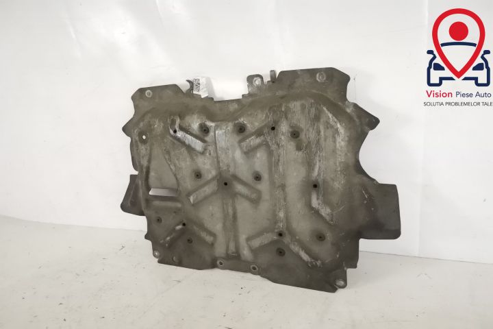 Метален Двигателен Щит Оригинален В Добро Състояние Мерцедес-Бенц / Me