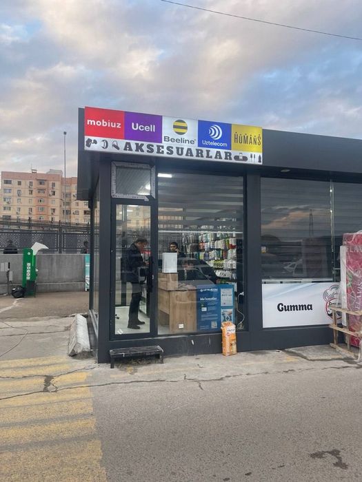 Qoyliq Unversal bozorida arendaga magazin beriladi 
Darvozadan kirgand