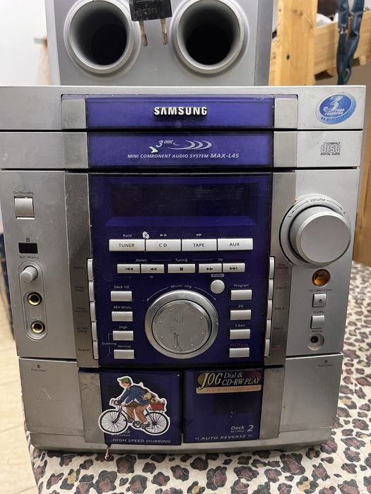 Музыкальный центр Samsung MAX-L45 с одним колонкой