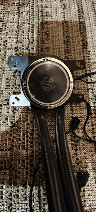 Водяное охлаждение id-cooling,без креплений