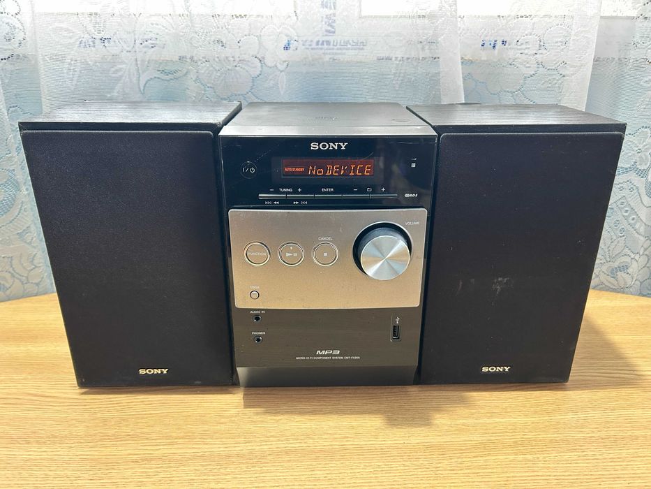 Mini-combina SONY cu USB si CD Mp3