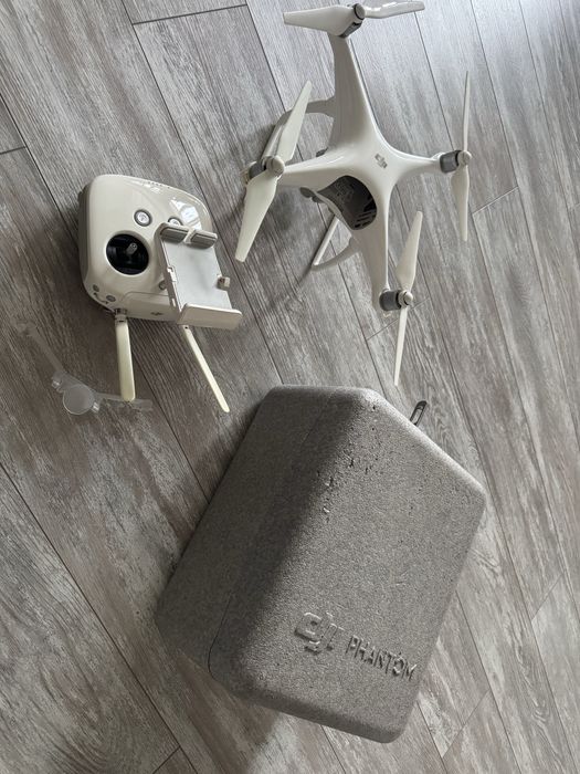 Дрон DJI Phantom 4 pro