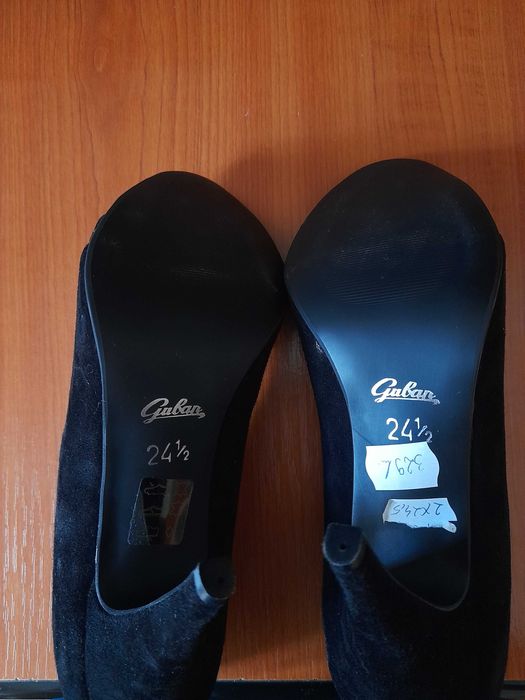 Pantofi din piele naturala intoarsa (decupate)