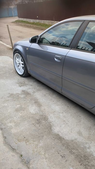 Mașina audi A3 8p an 2005