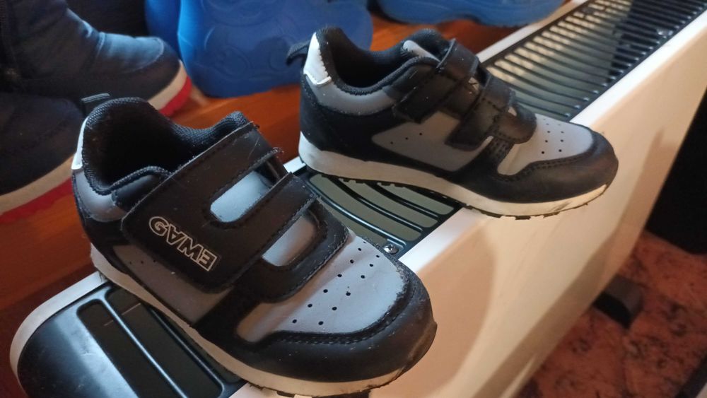 Детски обувки-светещи маратонки, апрески, гумени ботуши,пантофи 23-26