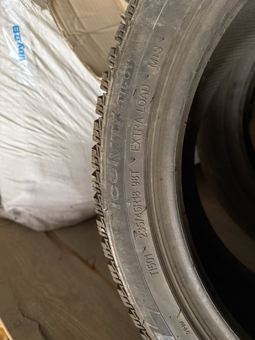 Продам зимний шина