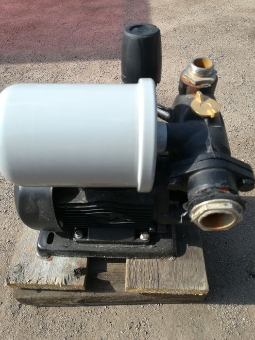 Продам Насос водный