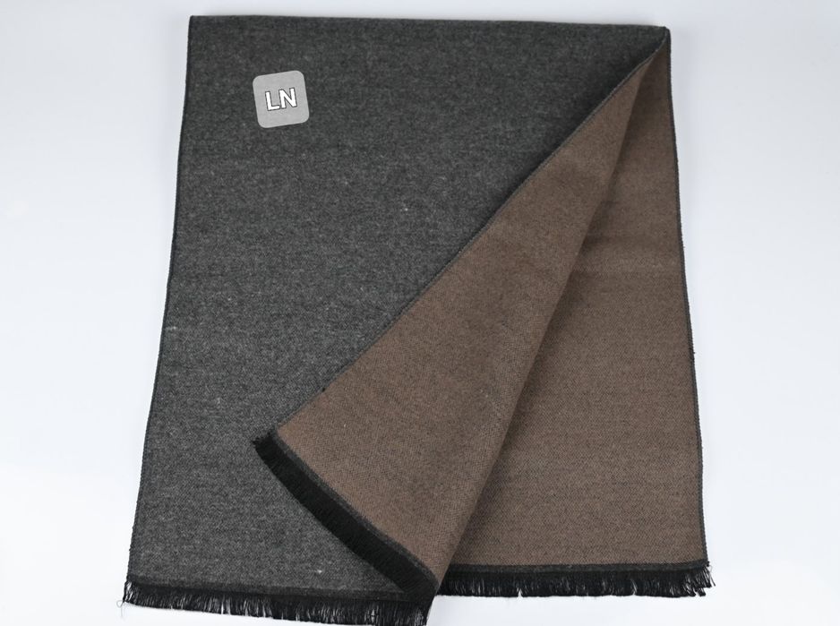 Мъжки шал - две лица, различни цветове