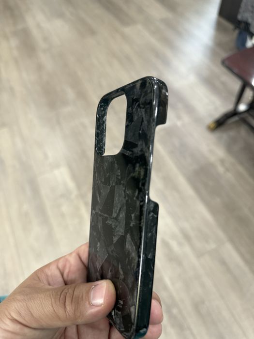 Чехол на iphone 16 pro