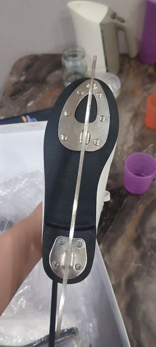 Продам женские коньки