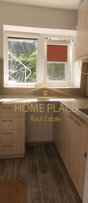 Дава се под наем Етаж от къща в Варна, Цветен квартал - 65 кв.м за 433.5 € - Снимка #3