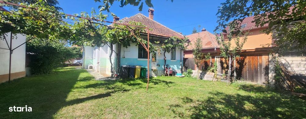 Casa in Str. Vanatorilor nr.66 in Rasnov, 4 camere,teren 500 mp,libera
