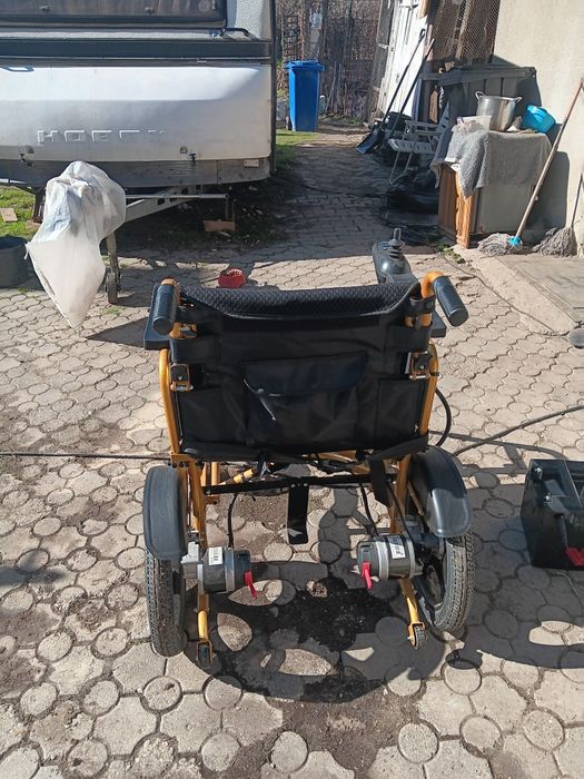 Căruț electric pentru persoane cu handicap