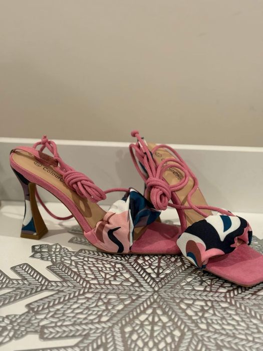 Дамски Сандали нови