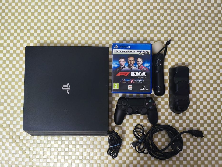 Se vinde PS 4 Pro  1 Tb