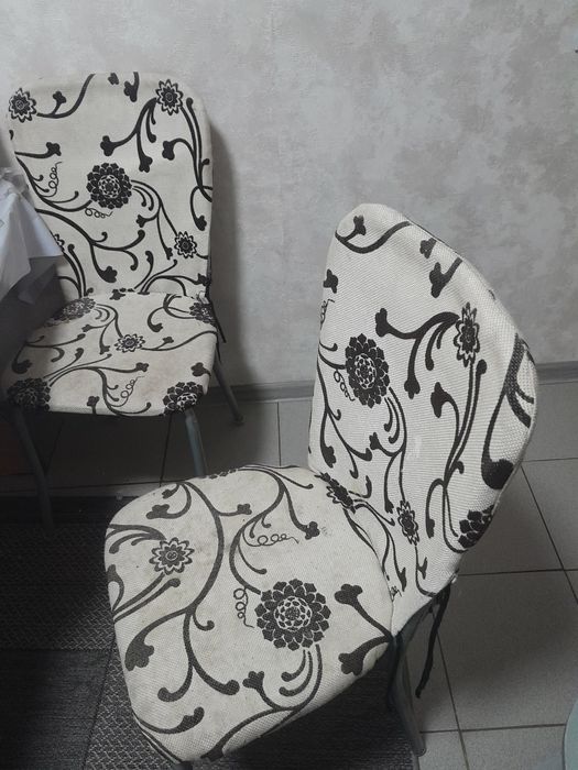 Стол+стулья 5шт за 15000тг