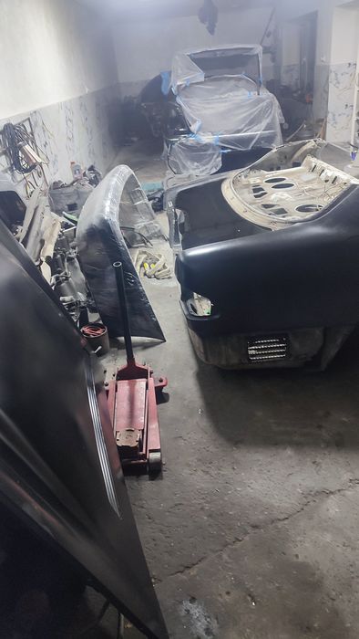 Мерседесга 202 210  кузов эхтиёт қисмлари сотилади. Люкли том. Эшиклар