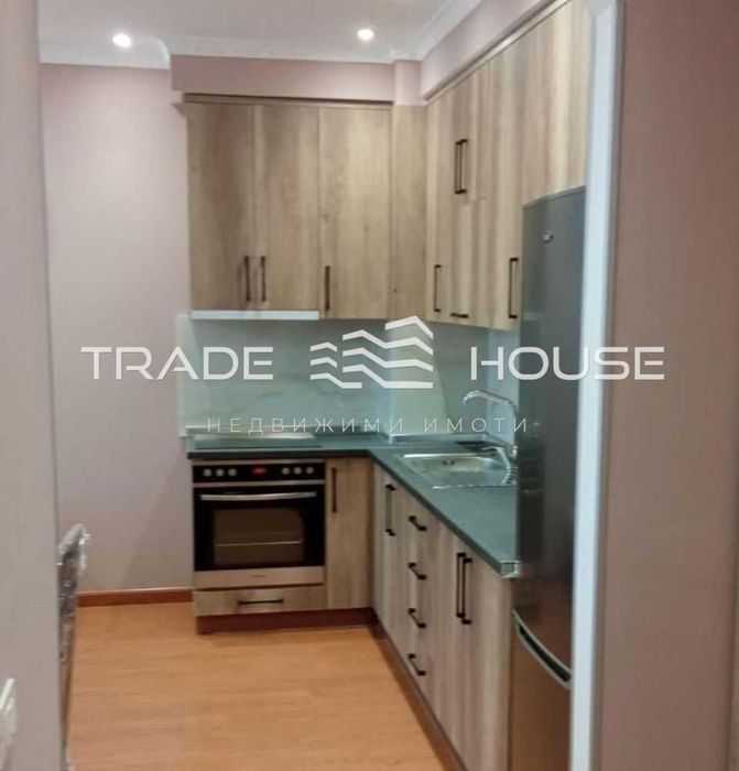 Дава се под наем Двустаен апартамент в Пловдив, Център - 60 кв.м за 381.99 € - Снимка #3