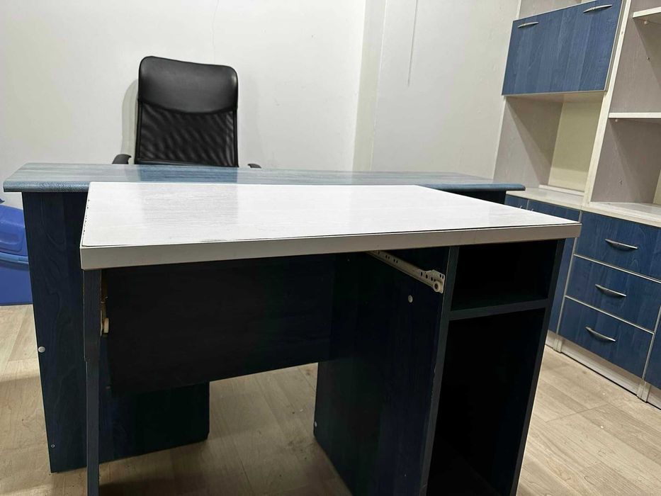 Офис обзавеждане