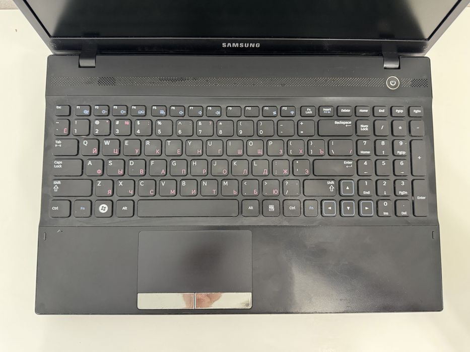 Ноутбук Samsung v300. Windows 10