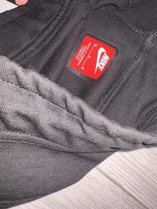 Pantaloni Nike Tech mărimea M