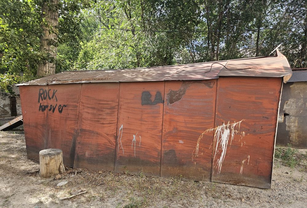 Продам большой гараж