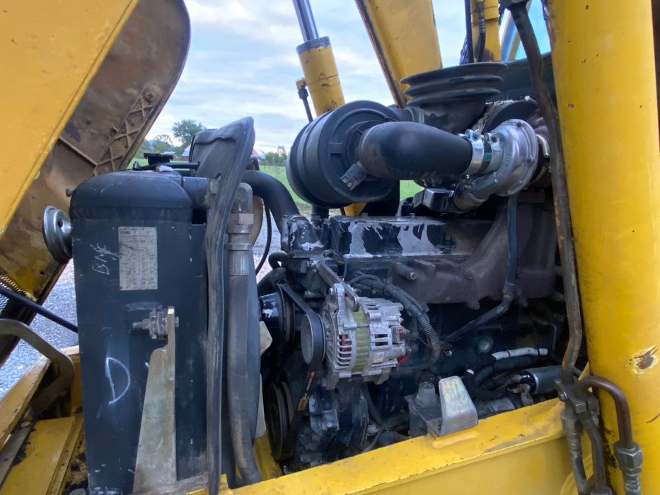 Buldoexcavator KOMATSU