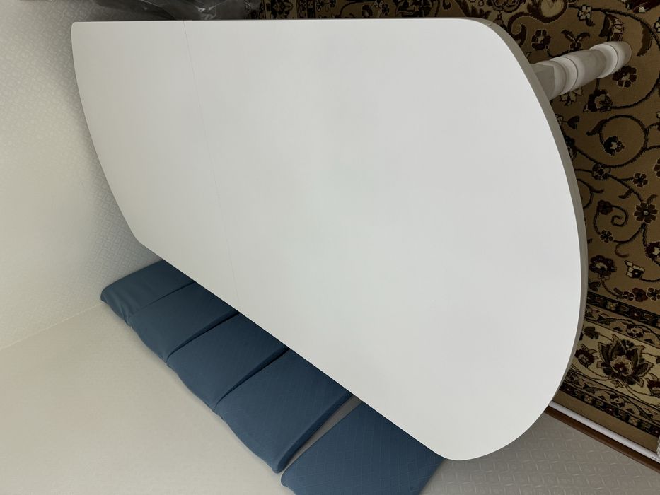 Продам гостевой стол очень хорошем состоянии