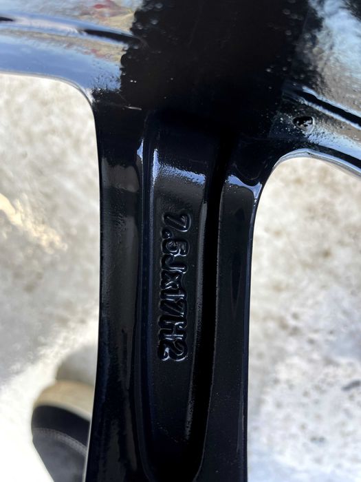 Джанти BBS 17” за BMW. Гумите си вървят с тях.