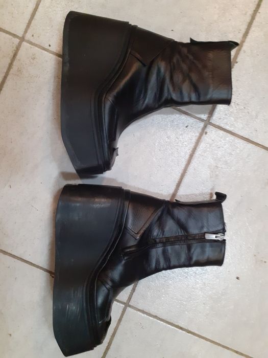 Дамски зимни ботуши, обувки,боти  от естествена кожа , размер 36