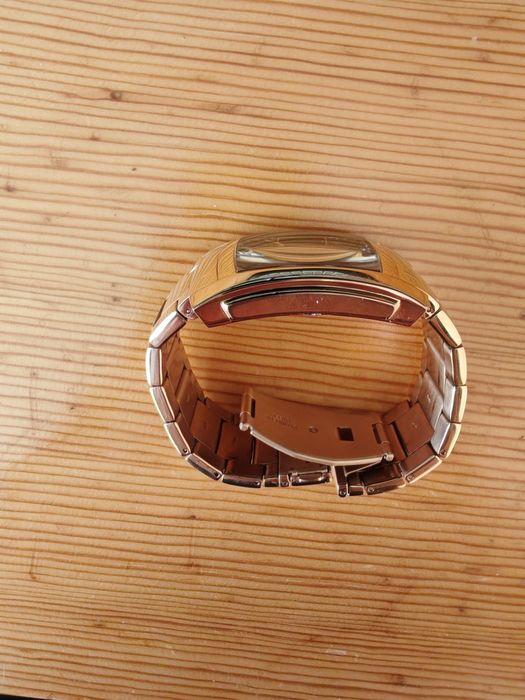 Часовник PIERRE Cardin - позлатен дизайнерски.