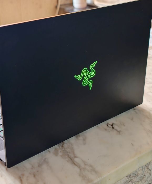 14' 2.5K 165Hz Ryzen 9 5900HX Razer Blade Advanced 16GB DDR4/1TBNVMe/Nvidia RTX 3080 8GB/