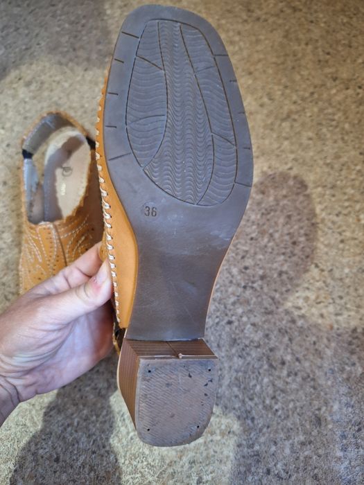 Saboți noi piele naturala Prima Donna