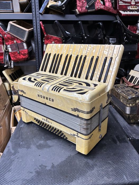 Acordoen Hohner Verdi 1 cu 48 de basi clapa lunga