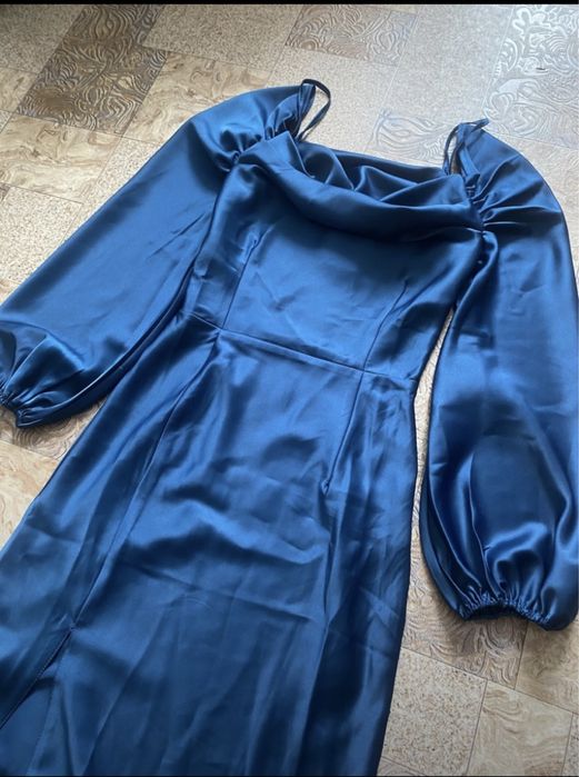 Платье одевалась только 1 раз