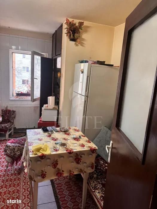 Apartament 4 camere în zona BLOCUL SPRAY