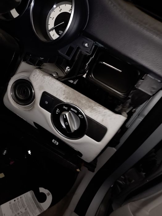 Копче за фарове на мерцедес w212-218