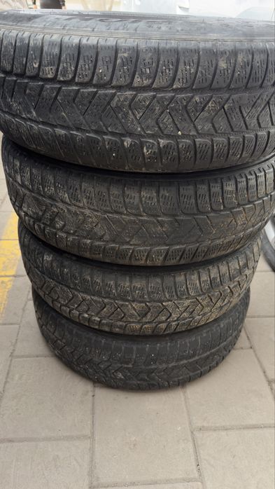 Продам резину 215/65 R17
