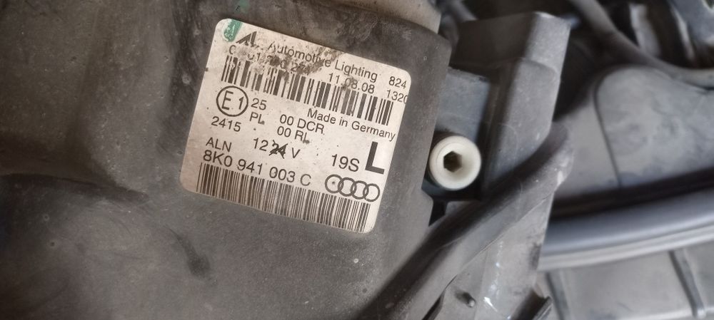 Far stânga Audi A4 B8 xenon