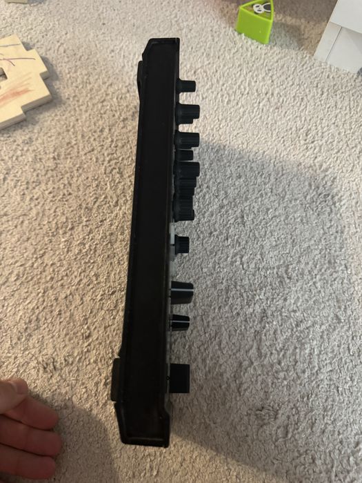 Native Instruments Traktor Z1 – Mixer + Controller DJ stare excelenta