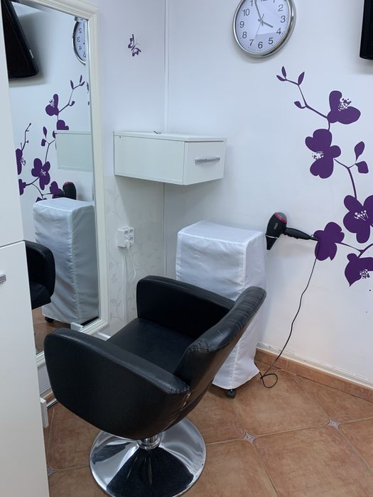 Inchiriez punct de lucru pt frizerie/cosmetica masaj coafura tatuaj