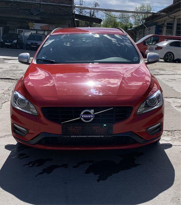 Volvo V60 2.0 190к.с. R-DESIGN Сервизна История Нов Внос