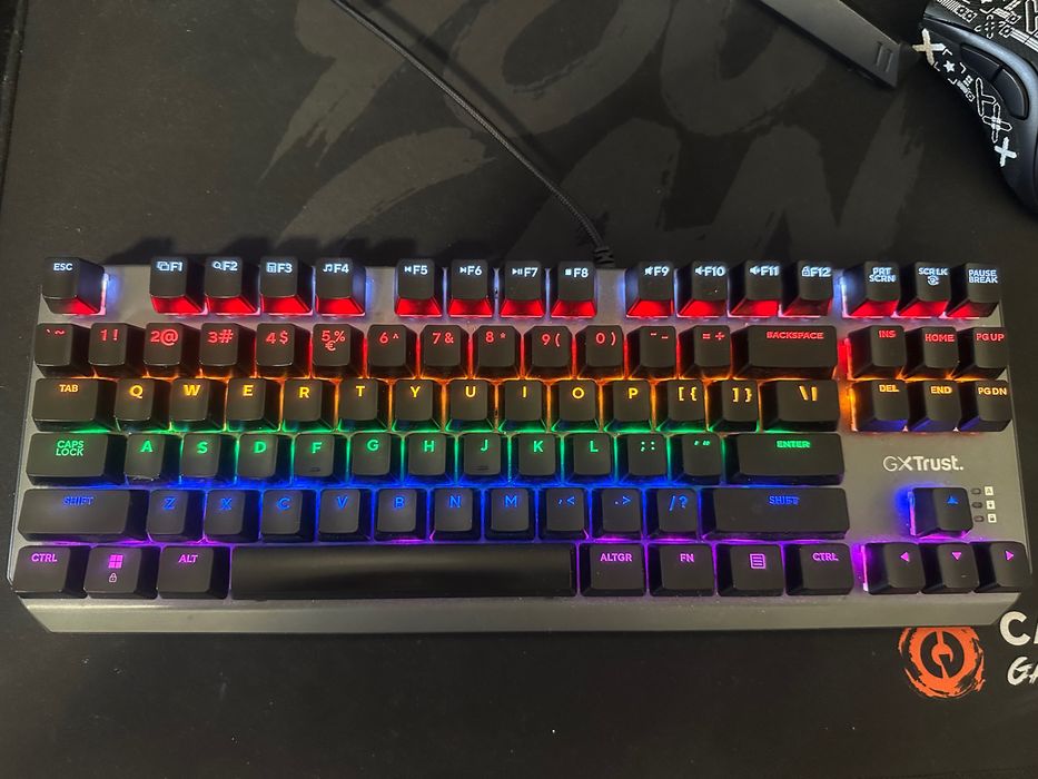 Компютър ASUS нов