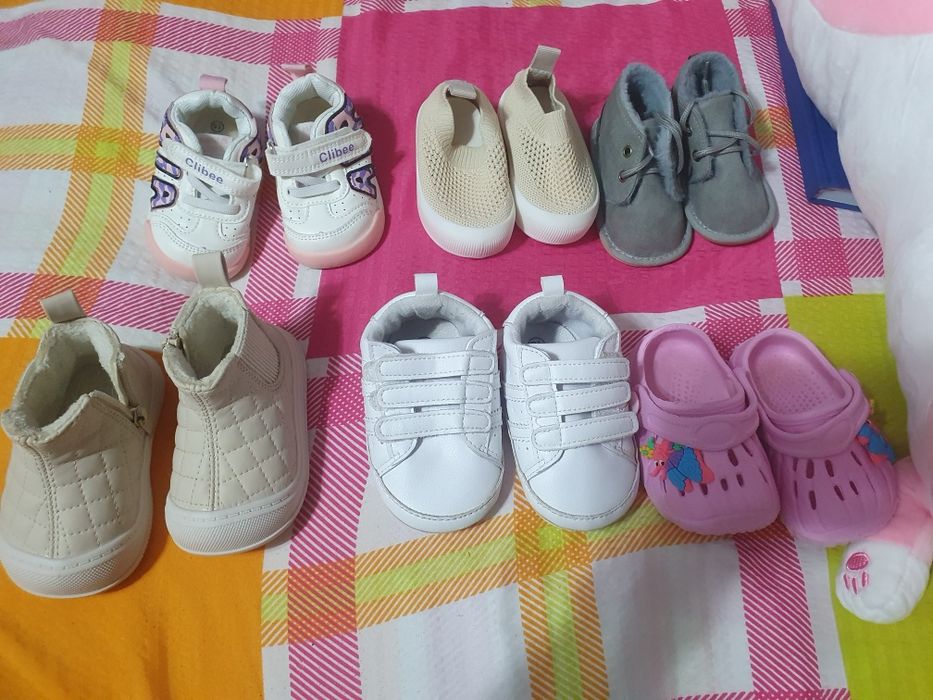 Продам детскую обувь