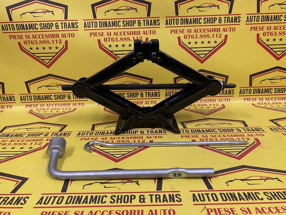 Cric auto OEM Mitsubishi Lancer cu cheie roată Coarbă